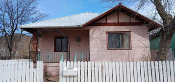 210 Uracca St, Raton, NM 87740