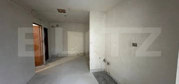 Apartament de 3 camere, decomandat, etaj 1, Nicolina 2