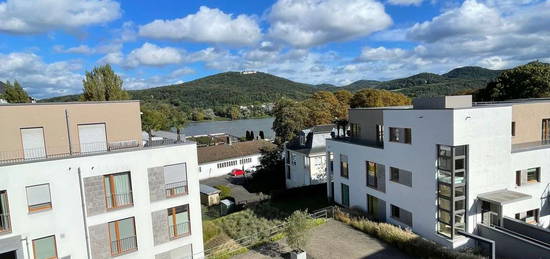 Schicke großzügige Wohnung mit Rheinblick in moderner Anlage