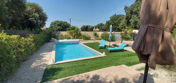 30. GARD. NIMES. Belle maison d'un total de 118 m² sur terrain de 728 m² ave piscine