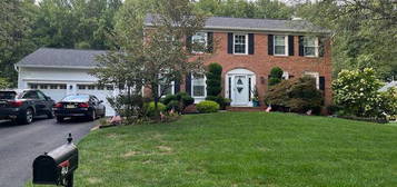 40 Doe Dr, Hamilton, NJ 08620