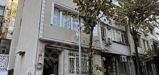 ŞİŞLİ KURTULUŞ BOZKURT CAD.80 M2 TEMİZ 2+1 DAİRE 3.670.000 TL