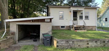 28 Reeder St, Mount Pocono, PA 18344