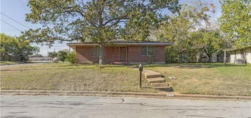 2014 Elmwood Dr, Bryan, TX 77802