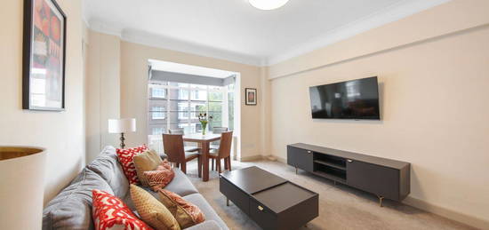 Flat to rent in Rossmore Court, Park Road NW1