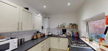 4 bedroom terraced house