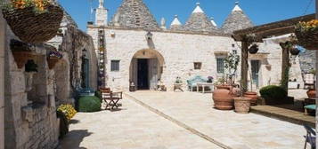 Trullo in vendita in via Alberobello