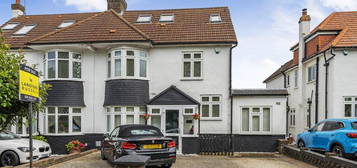 4 bedroom semi-detached house to rent