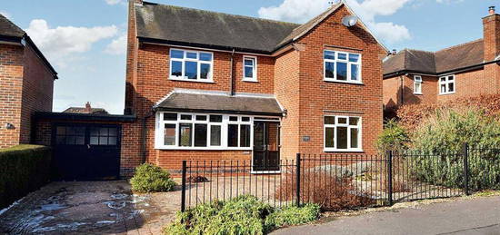 3 bedroom detached house