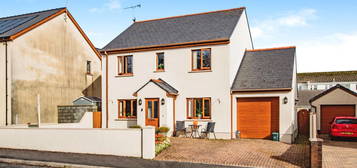 4 bed detached house for sale