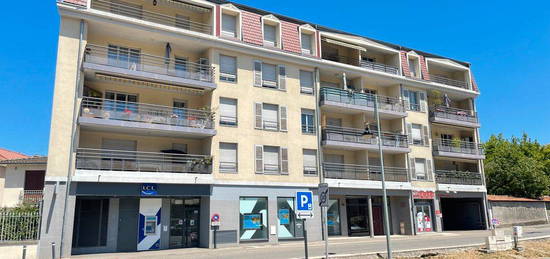 Bel appartement dans tres belle residence de standing proche gare commerces et autoroutes