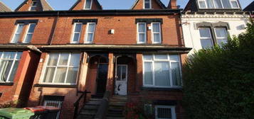 5 bedroom terraced house