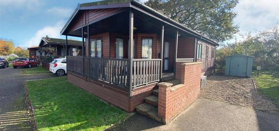 Mobile/park home for sale in Beach Farm Park, Arbor Lane, East Pakefield, Lowestoft, Suffolk. NR33