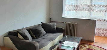 Inchiriez apartament 2 camere. Zona Cet