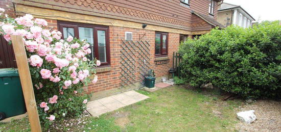 Property to rent in Dutch Barn Close, Stanwell, Staines-Upon-Thames TW19