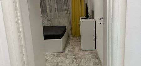 Inchiriez apartament open space str tineretului nr63