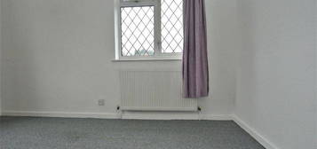 4 bed end terrace house to rent