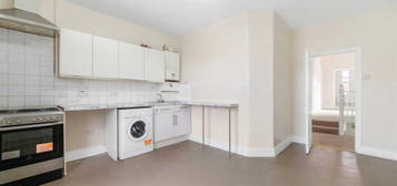 Flat to rent in Credenhill Street, London SW16