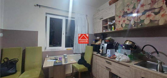 Apartament spatios cu 3 camere, in Vladimirescu!