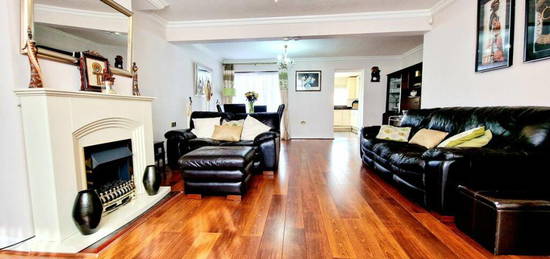 4 bedroom terraced house