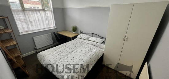 End terrace house to rent in Hamilton Street, Leicester LE2