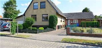 Schönes freistehendes Einfamilienhaus mit EBK in Cuxhaven-Sahlenburg direkt am Wernerwald