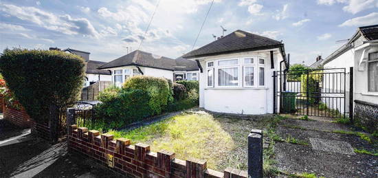 Bungalow for sale in Glasbrook Avenue, Twickenham TW2