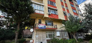 REMAXTAN GAYRETTEPE MUHTARLIK KARŞISI BALKONLU KİRALIK 2+1 DAİRE