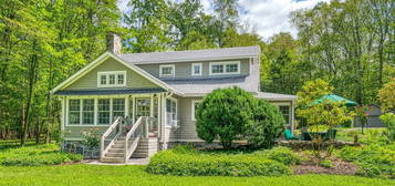 177 W Hurley Rd, Woodstock, NY 12498