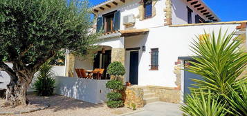 Chalet en calle Ricardell en Escala, L´