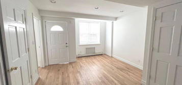 1 Ash Pl APT 1N, Great Neck, NY 11021