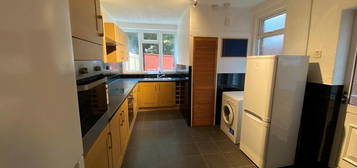 6 bedroom terraced house