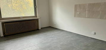 NEUE renovierte 2 Raum- Wohnung