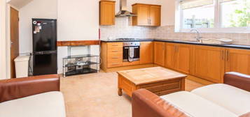 4 bed detached house to rent