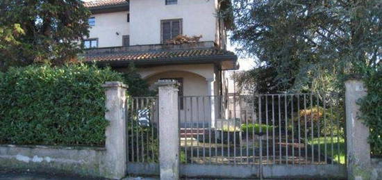 Villa all'asta in via Roccolo, 5