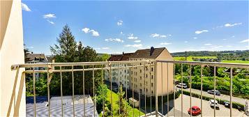 3 Raum Wohnung mit Balkon in Plauen zu vermieten in toller Lage und Stellplätzen vor dem Haus