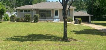 552 Mulberry Ave, Russellville, AL 35653