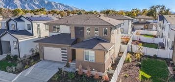 252 E Hammermill Ln, Sandy, UT 84070