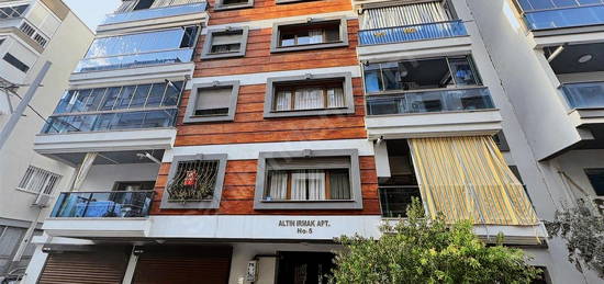 Karşıyaka Fikri Altay'da Satılık Arakat 108m2 2+1 Daire