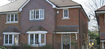 3 bedroom semi-detached house