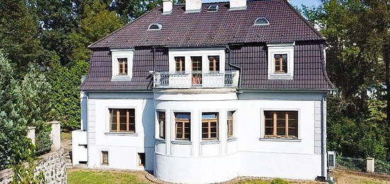 Prodej  vily 582 m², pozemek 1 793 m²