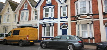 6 bedroom terraced house for sale