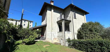 Villa unifamiliare via Aristide Magni 10, Centro, Inverigo