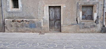 Casa di paese in vendita in via Piero Gobetti, 17