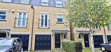 3 bed town house for sale