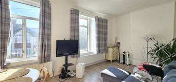 3 bed flat to rent