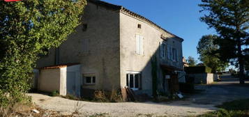 A vendre LALBENQUE 46230 Super rapport prix / prestations maison de ville en pierre avec grange attenante et grand jardin