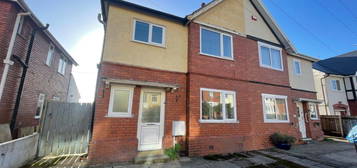 3 bed semi-detached house for sale