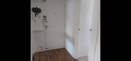 2 bed flat to rent