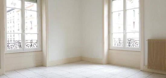 Location appartement 4 pièces 97 m²